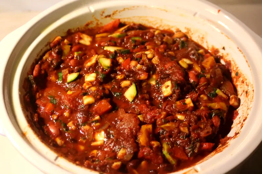 24 Crockpot Game Day Favorites for Your Next Tailgate Hearty Vegan Slow-Cooker Chili
