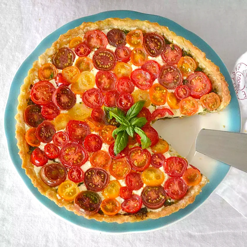 Heirloom Tomato Tart with Pesto and Mozzarella
