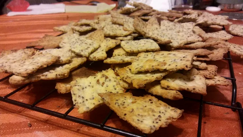 15 Easy Homemade Crackers for Perfect Snacking Homemade Artisan Crackers