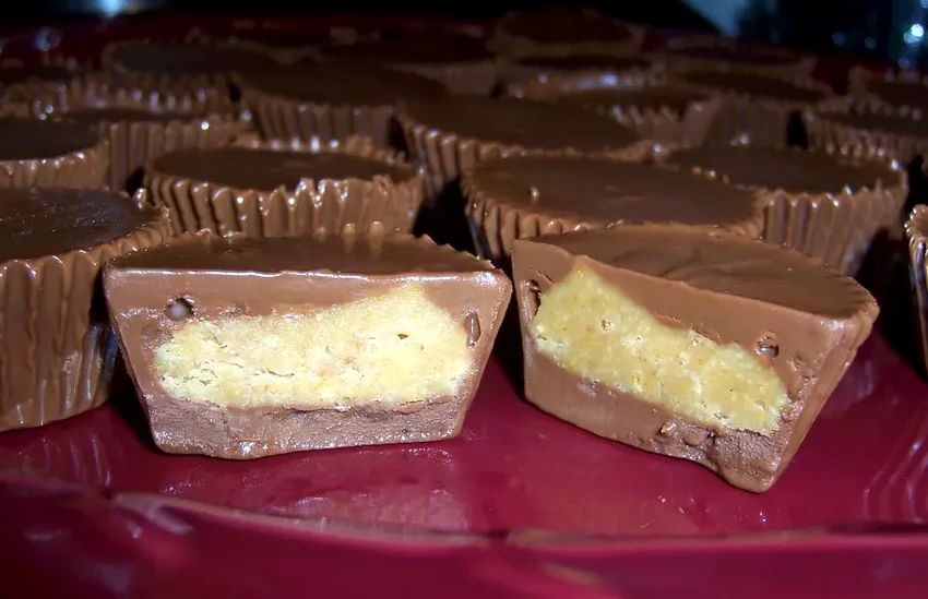 50 Sweet Treats That Begin With a Bag of Chocolate Chips Homemade Peanut Butter Cups