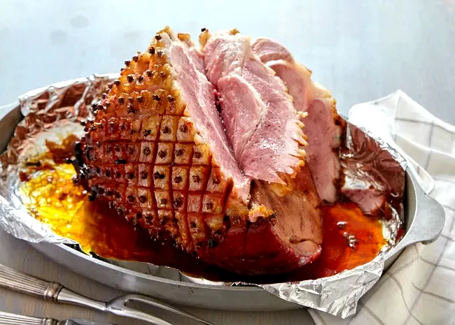 30 Simple Holiday Dinner Menu Ideas for Christmas Honey Glazed Ham
