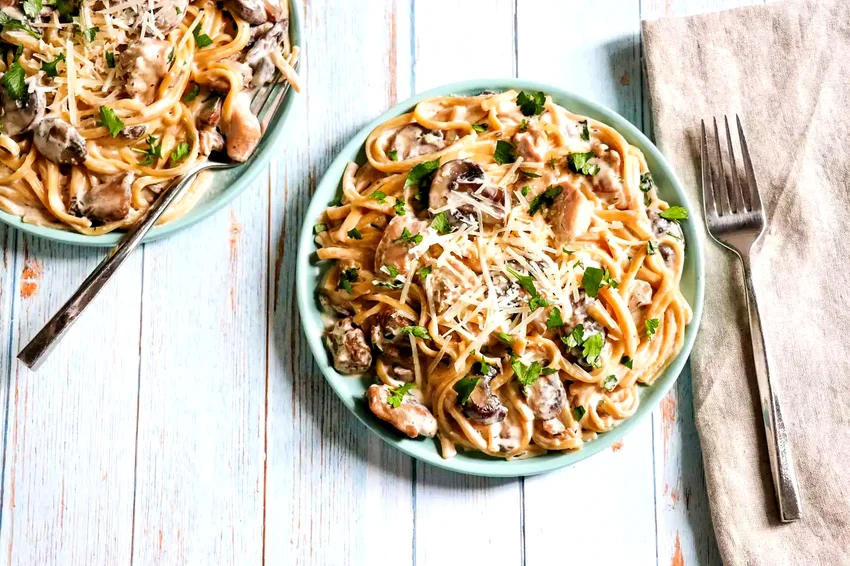Top 20 Mushroom Pasta Dishes for Comfort Food Lovers Instant Pot Creamy Pasta with Chicken Thighs and Mushrooms