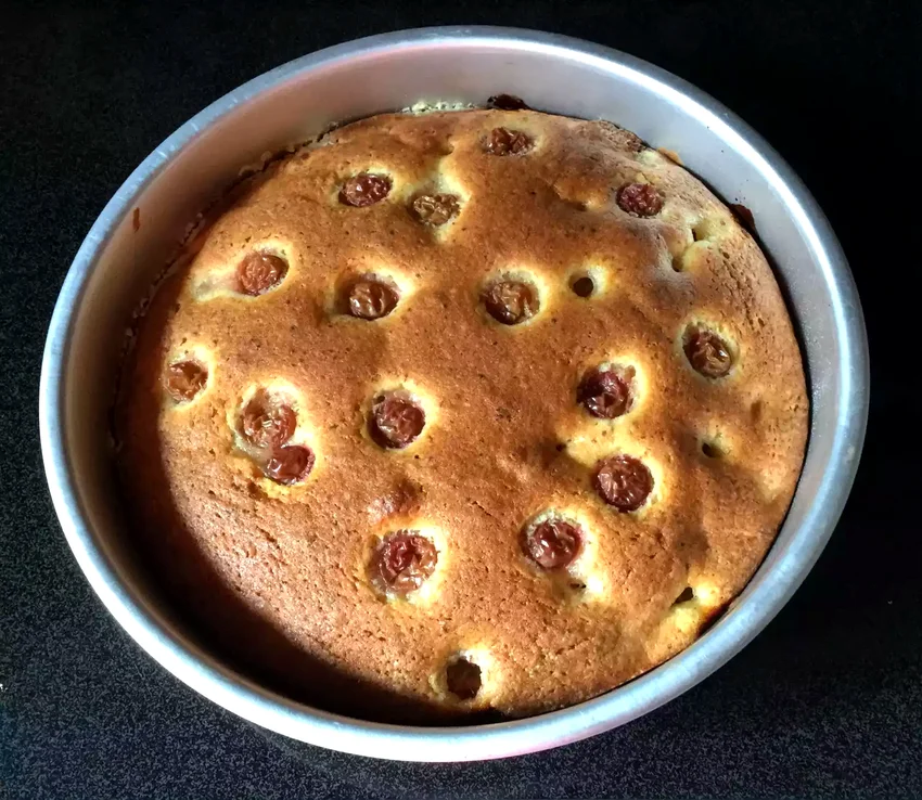Italian Fresh Purple Grape Cake