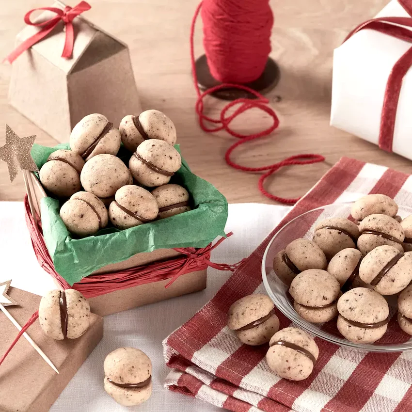 Italian Hazelnut Cookies with Nutella
