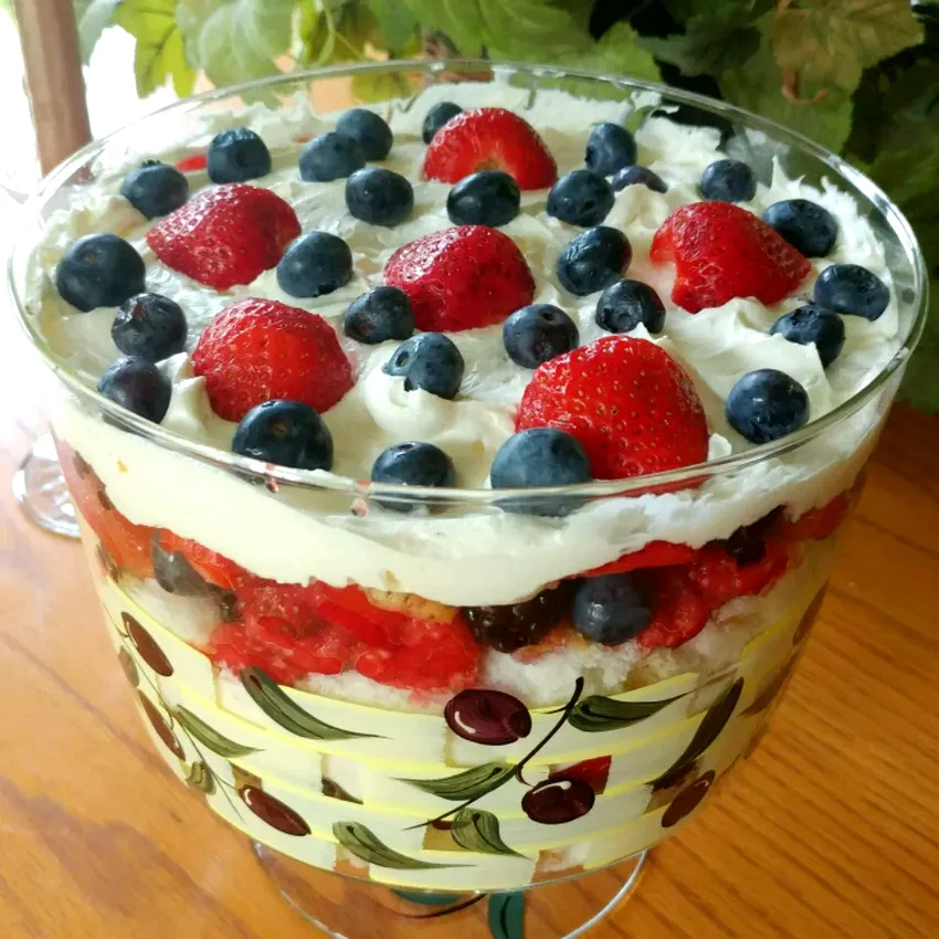 25 Amazing Cool Whip Recipe Ideas for Easy Desserts Italian-Style Strawberry Shortcake
