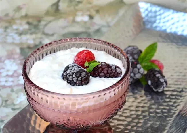 15 Sweet Rice Treats That Will Blow Your Mind Kalter Milchreis mit Brombeeren