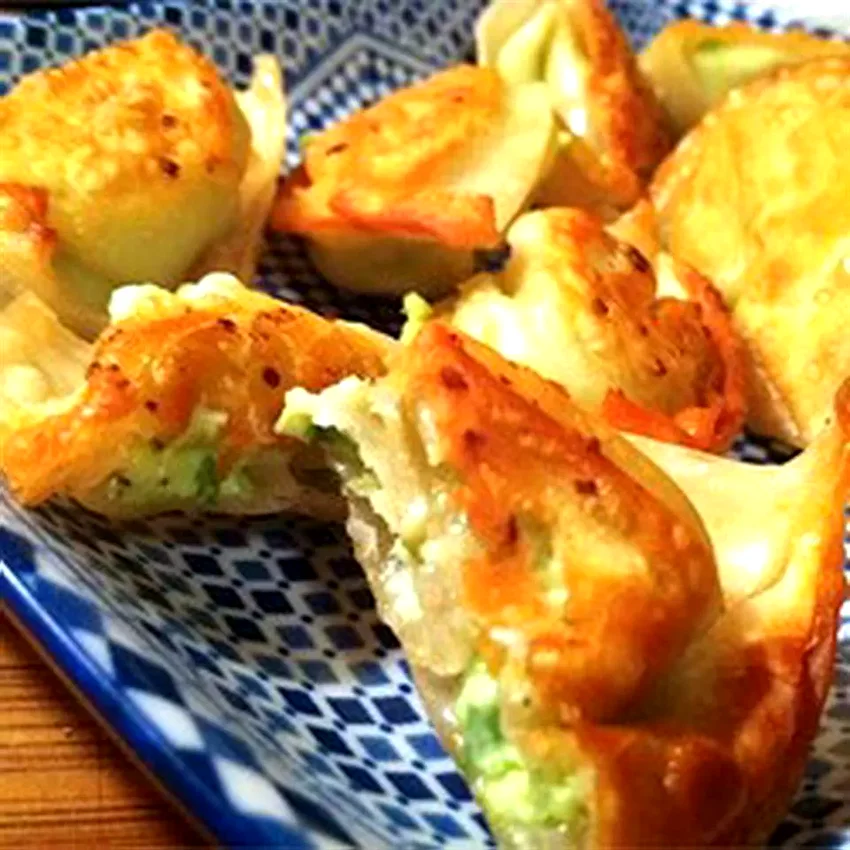 Khanom Jeeb (Pork and Shrimp Dumplings)