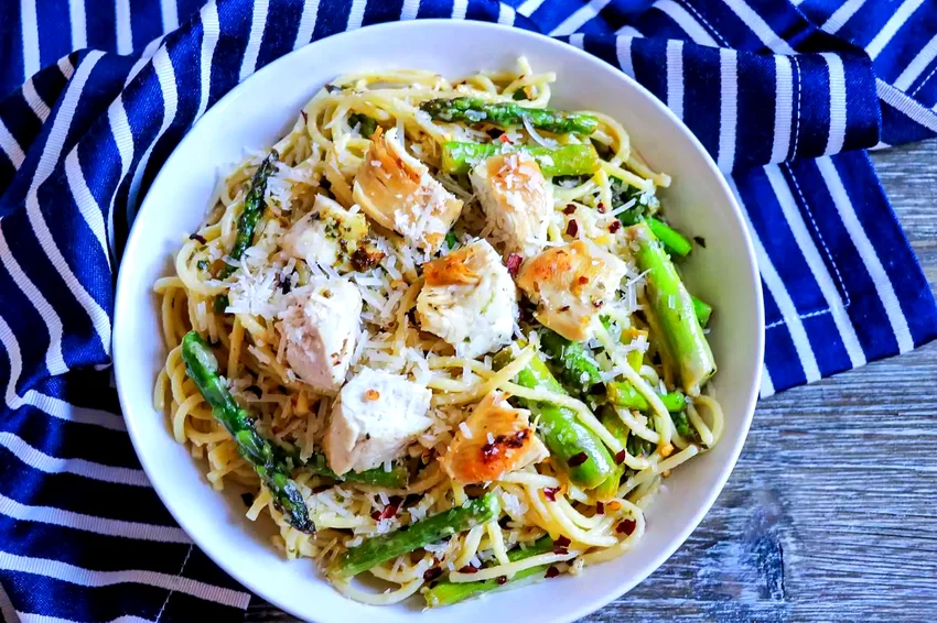 Lemon Asparagus and Chicken Pasta