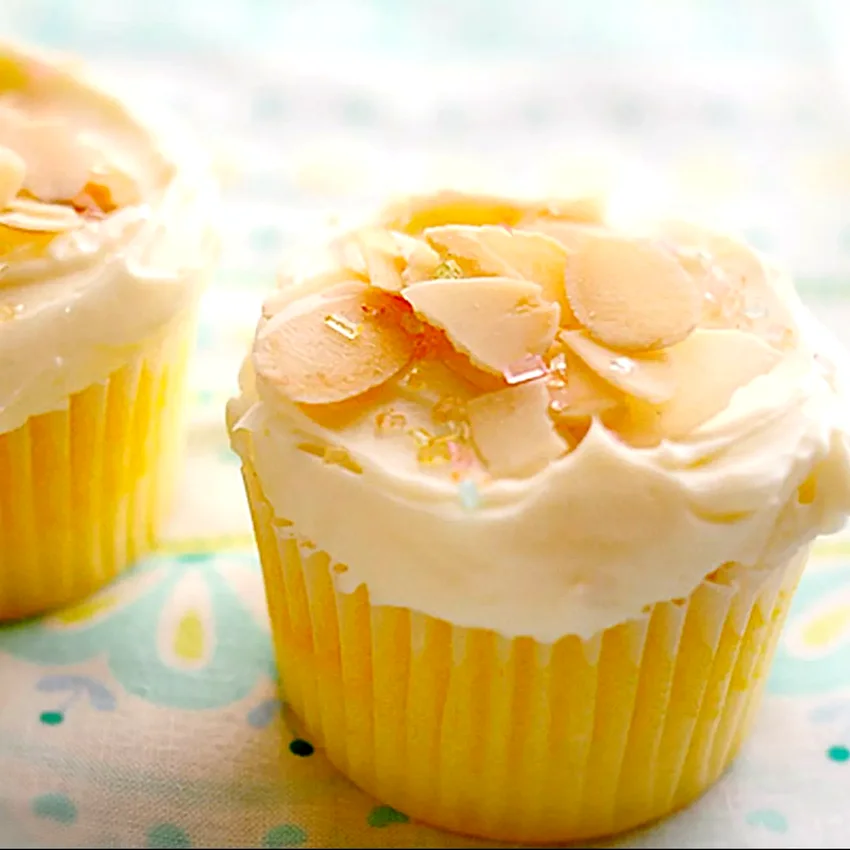 15 Dad's Day Cupcake Recipes That'll Make Him Smile Lemon Cupcakes
