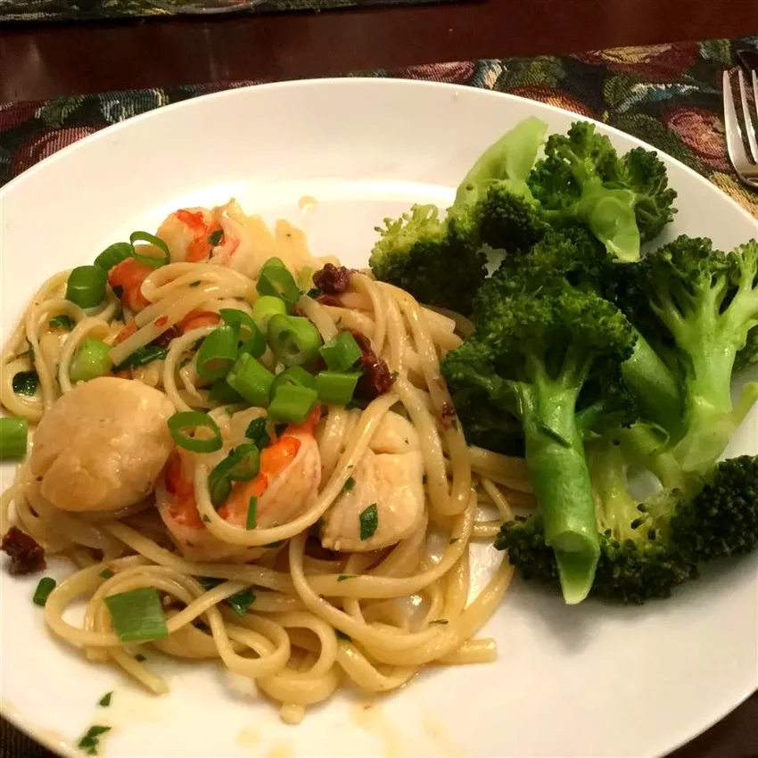 30 Vibrant Sun-Dried Tomato Recipe Ideas Linguine with Seafood and Sun-Dried Tomatoes