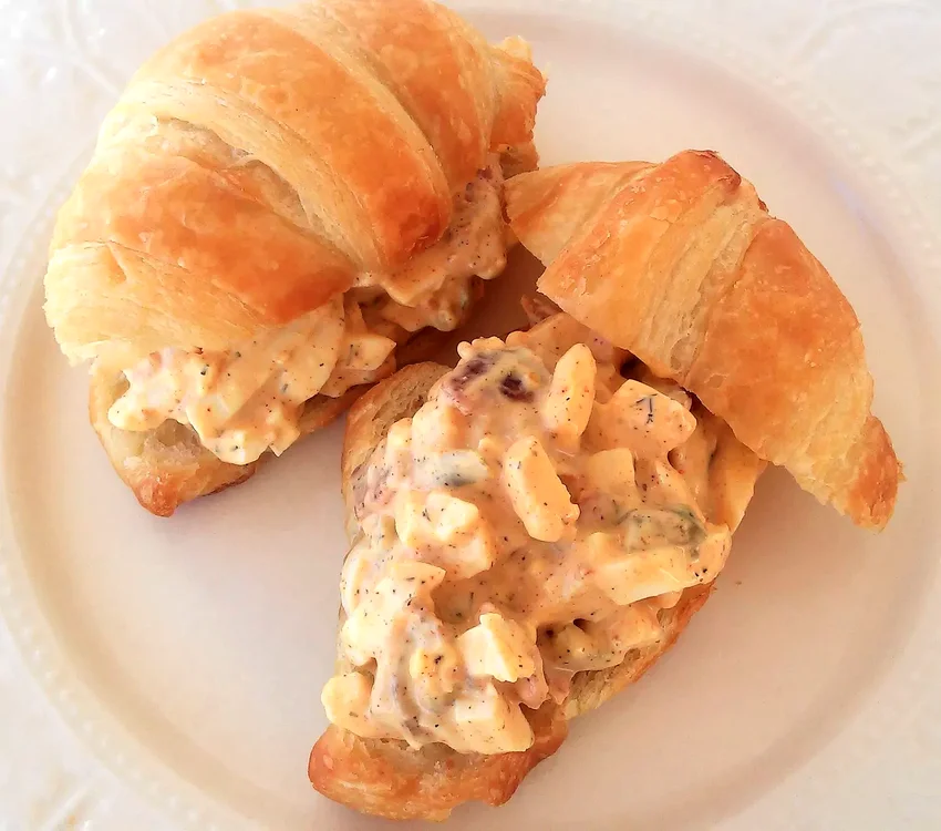 50 Make-Ahead Cold Lunch Recipes Perfect for Work Days Loaded Egg Salad