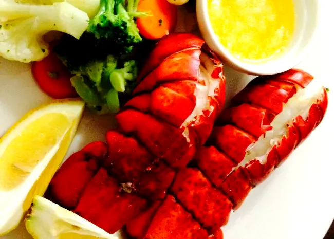 19 Holiday Christmas Eve Dinner Recipe Ideas Lobster Tails Steamed in Beer