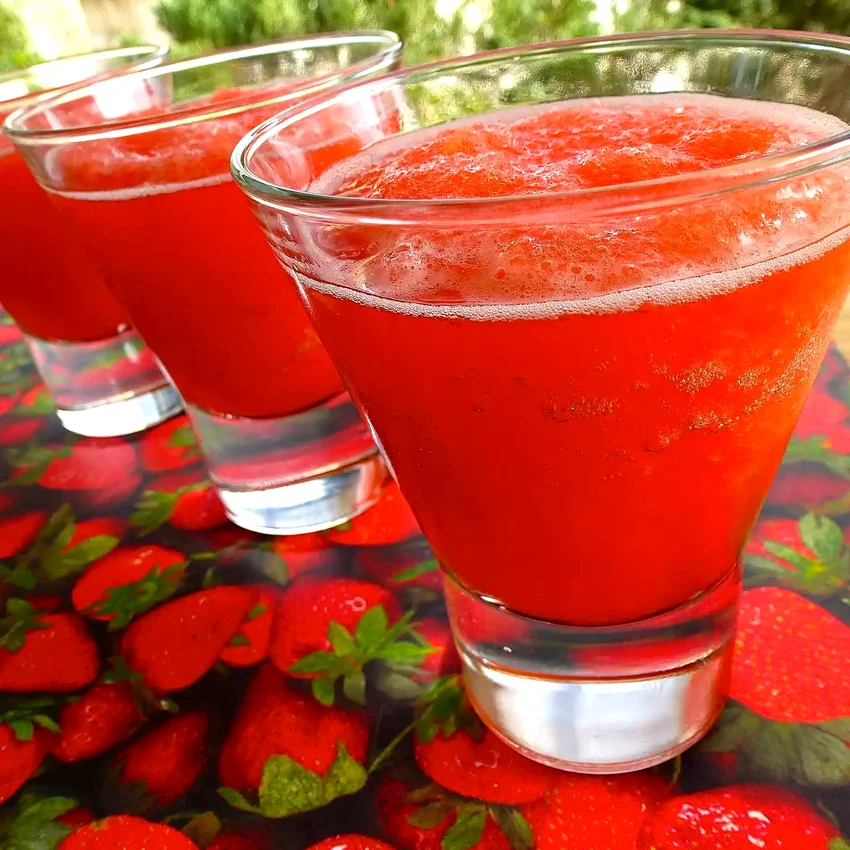 23 Festive Holiday Drinks Without Alcohol for Everyone Luscious Slush Punch