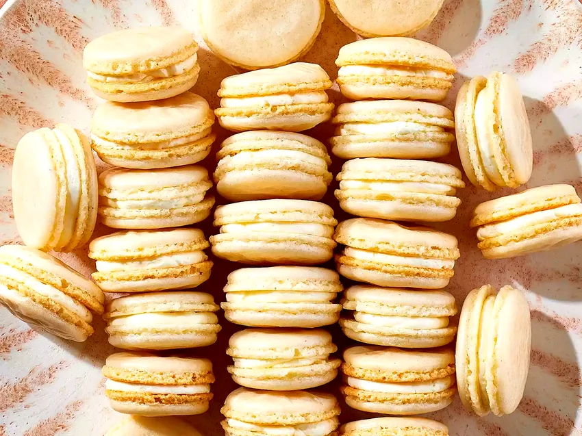 25 Springtime Cookie Ideas to Bake Throughout the Season Macarons (French Macaroons)