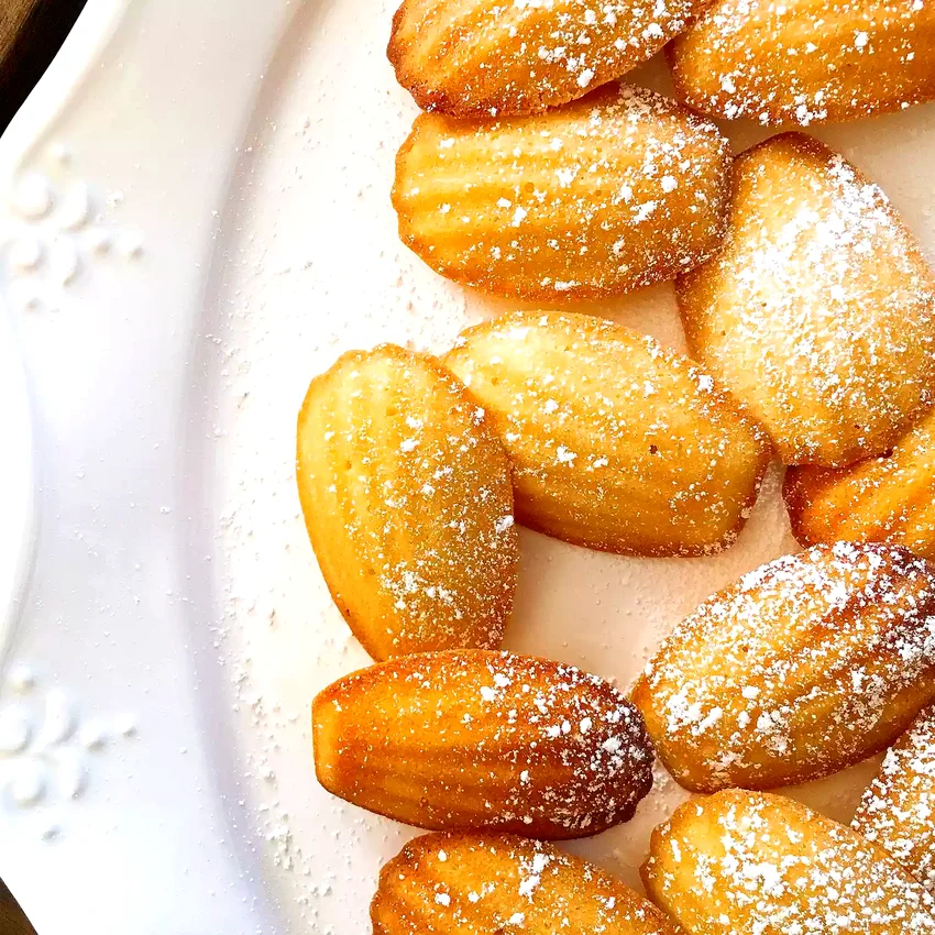15 Elegant Bridal Shower and Wedding Cookie Treats Madeleines II