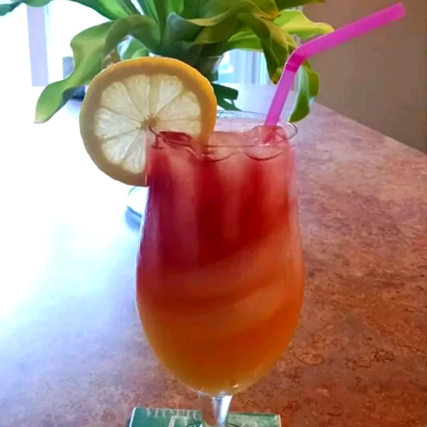 12 Tropical Coconut Rum Cocktails for Poolside Relaxation Malibu Bay Breeze