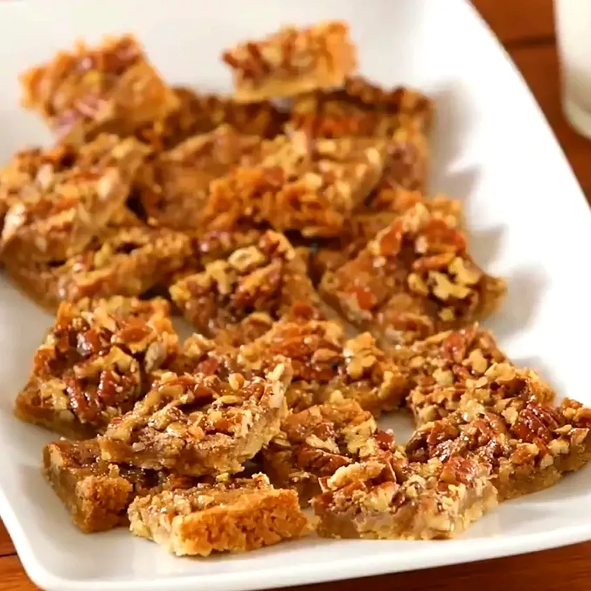 15 Simple Thanksgiving Sweets to Feed Your Holiday Crowd Maple Pecan Shortbread Squares