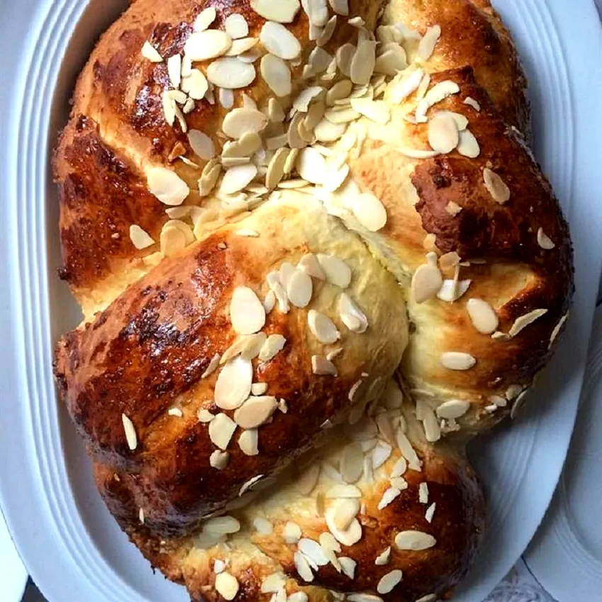 Top 20 Christmas Morning Breakfast and Brunch Recipes Marzipan Christmas Kringle (Juleskringle)