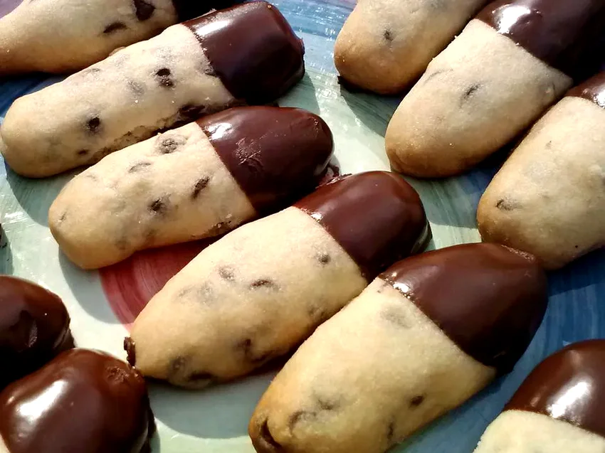 Mini Chocolate Chip Shortbread Cookies