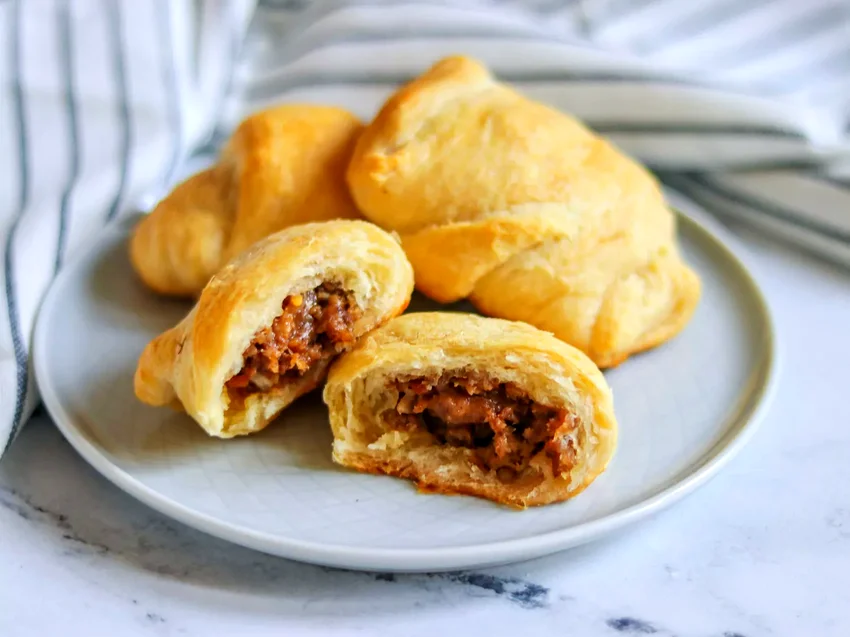 20 Crescent Roll Party Appetizers That Wow Every Crowd Mini Crescent Roll Burgers