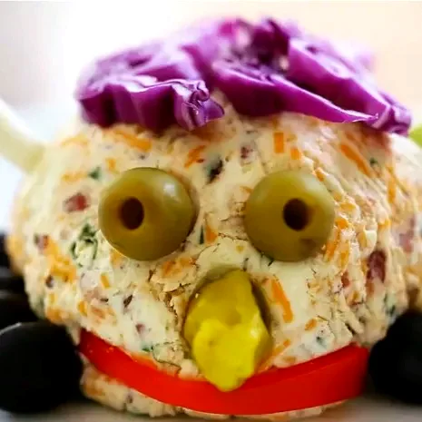 24 Spooky Halloween Dinner & Party Ideas That Will Wow Monster Ball