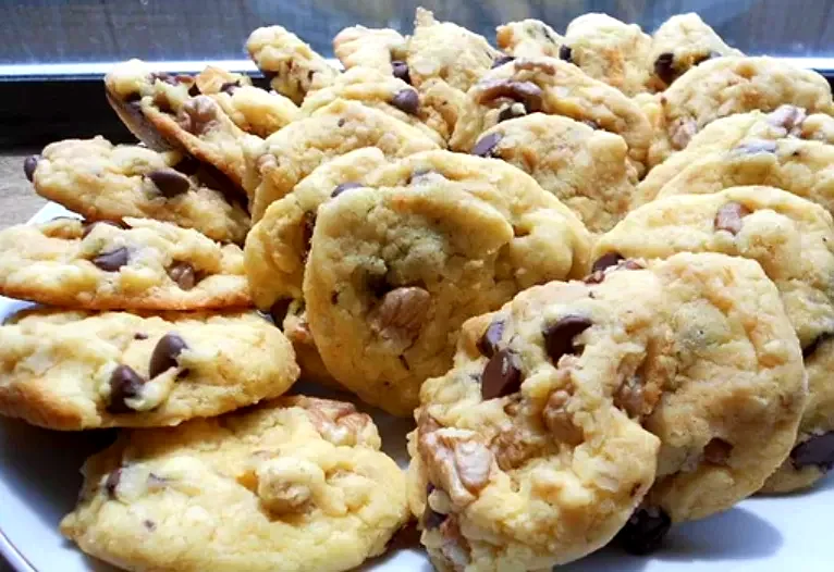 37 Yellow Cake Mix Recipes That Taste Homemade From Scratch Monster Cookies