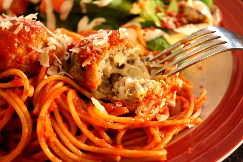 Mozzarella-Stuffed Pesto Turkey Meatballs
