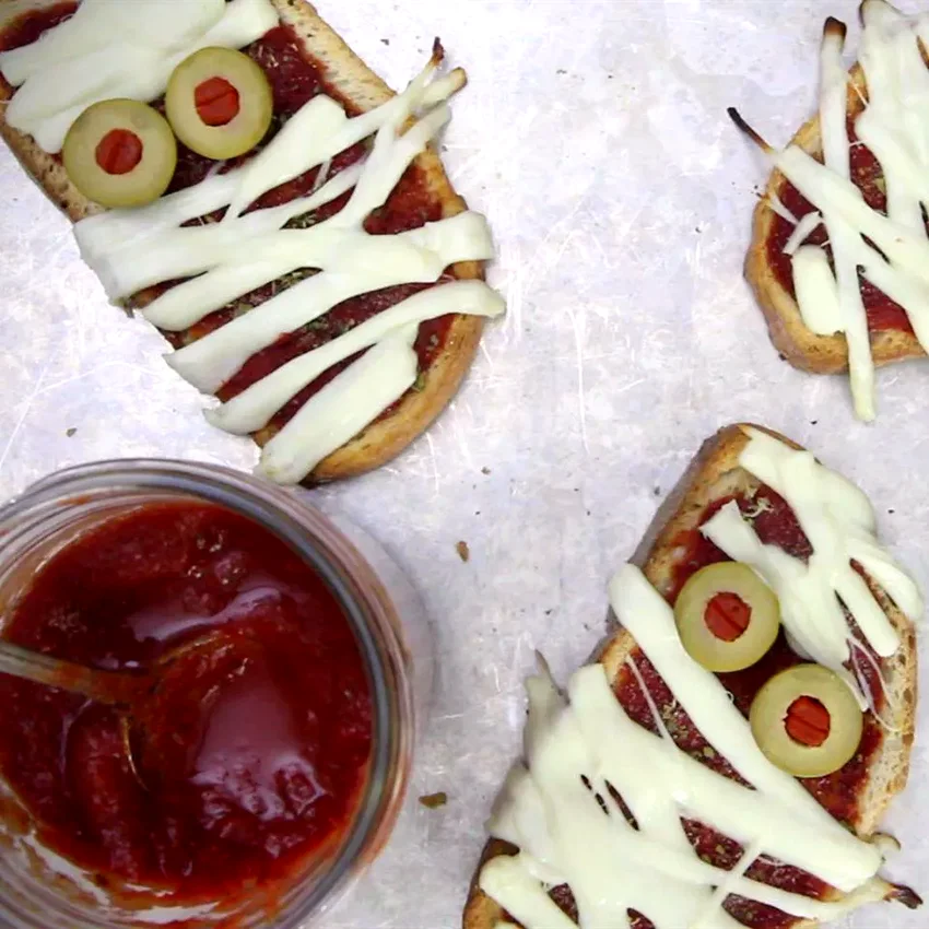 24 Spooky Halloween Dinner & Party Ideas That Will Wow Mummy Pizza