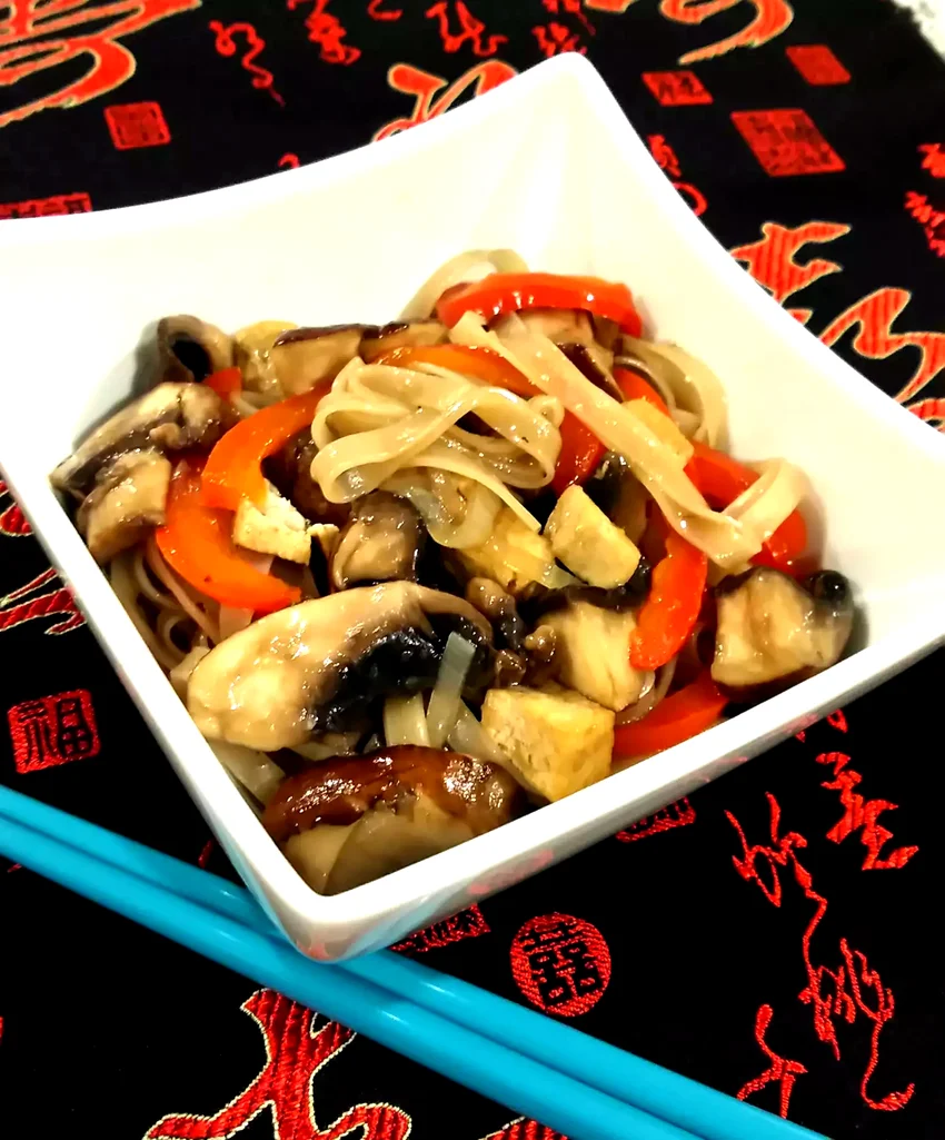 10 Best-Rated Tofu Stir-Fry Recipes for Fast Plant-Based Mushroom, Tofu, and Noodle Stir-Fry