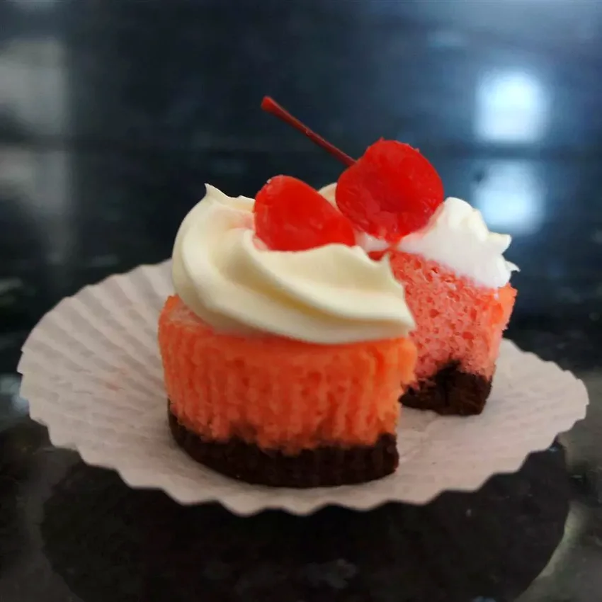 10 Creative Strawberry Cake Mix Recipe Ideas Neapolitan Cupcakes