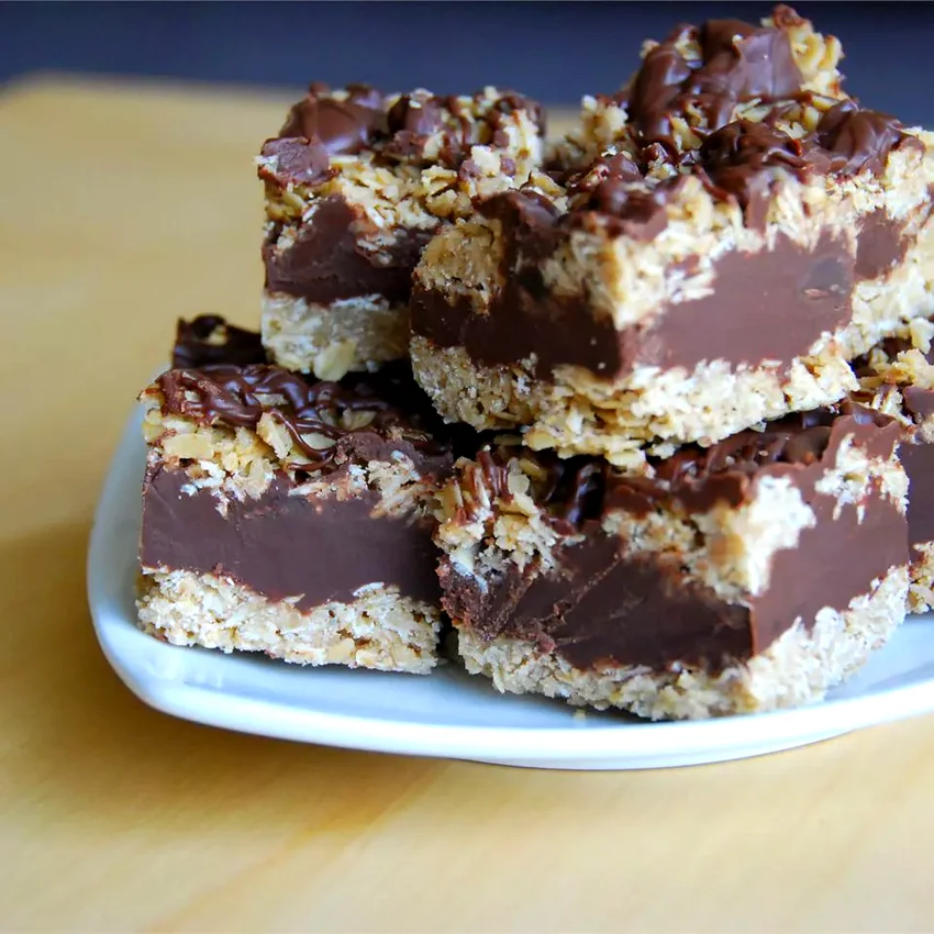 No Bake Chocolate Oat Bars