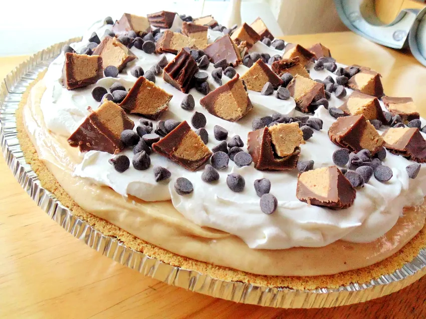 40 Peanut Butter Chocolate Treats That Are Simply Amazing No-Bake Peanut Butter/Chocolate Pie