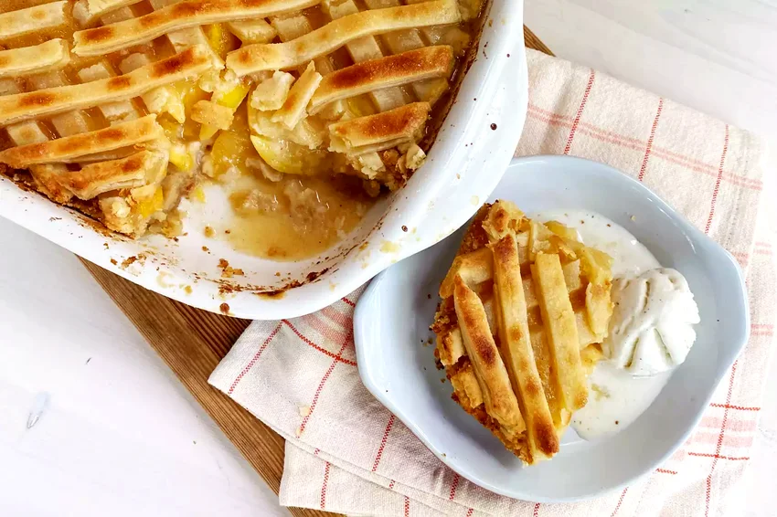 Old Fashioned Peach Cobbler