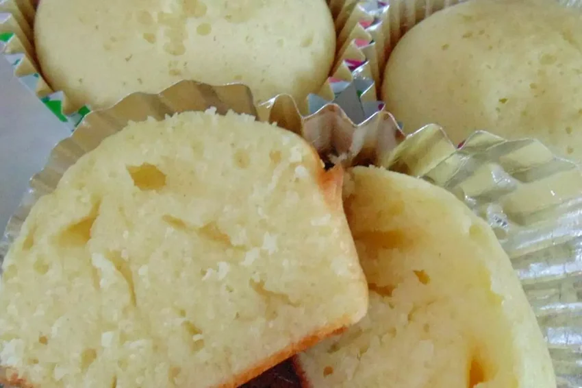 One-Bowl Vanilla Cupcakes for Two