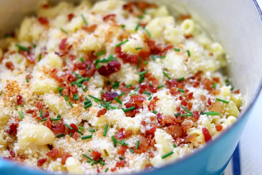 33 Comfort Pasta Dishes Loaded with Melted Cheese One-Pan White Cheddar Mac and Cheese