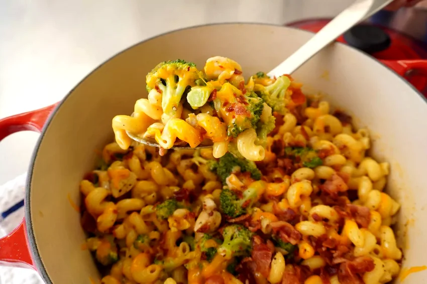 30 Chicken Broccoli Meals That'll Become Your Go-To Dinners One-Pot Cheesy Bacon Ranch Pasta with Chicken and Broccoli