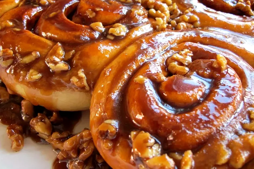 Top 20 Christmas Morning Breakfast and Brunch Recipes Ooey-Gooey Cinnamon Buns