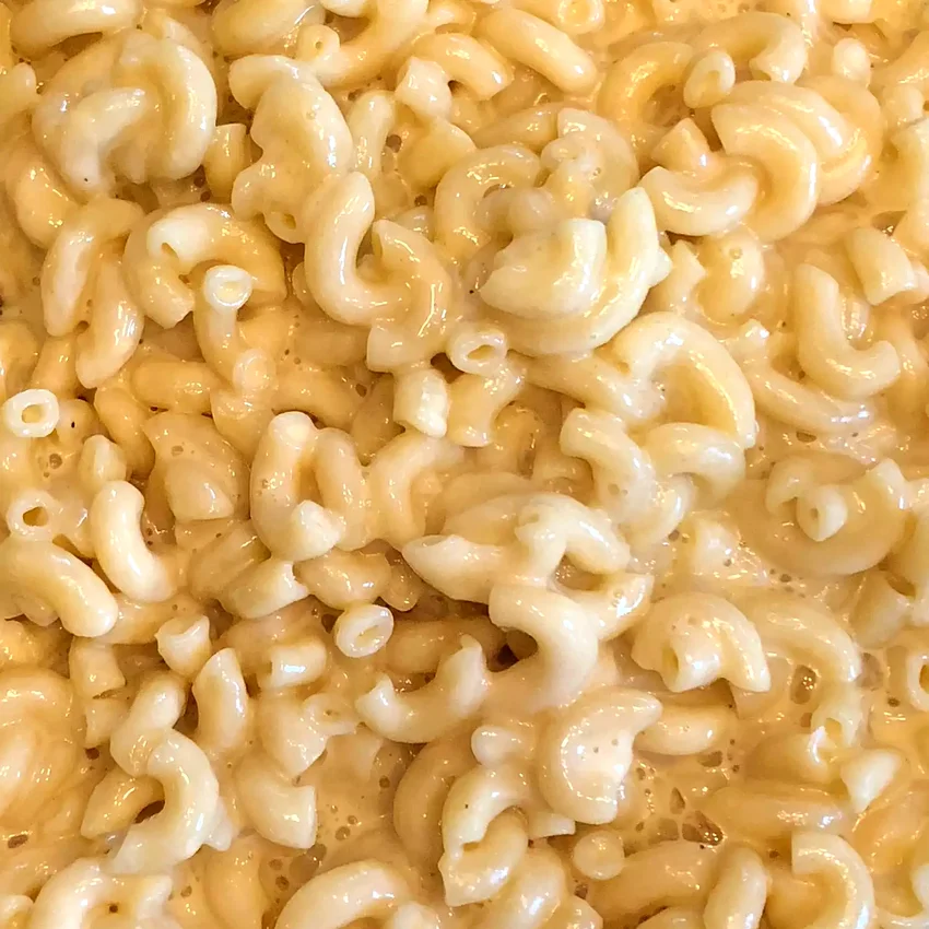 30 Simple Christmas Side Dishes That Won't Stress You Out Ooey Gooey Mac and Cheese