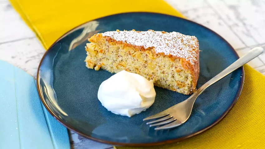 Orange Cake with Semolina and Almonds