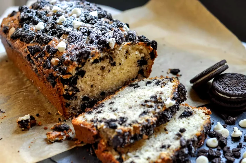 27 Amazing Cakes Using Sour Cream for Extra Moisture Oreo Loaf Cake