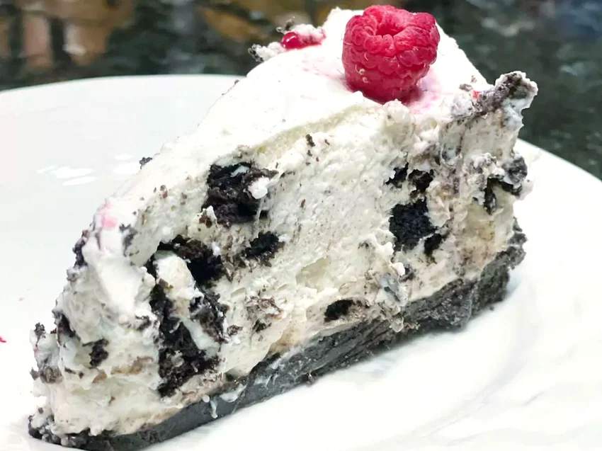 50 Oreo Dessert Ideas for Cookie and Cream Fans Oreo White Chocolate Mousse Cake