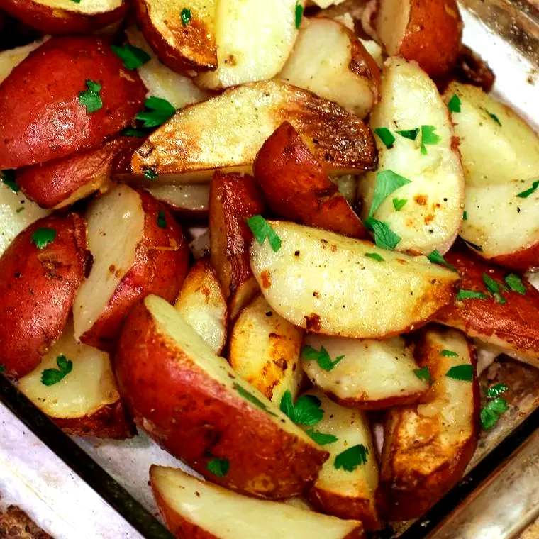 30 Simple Christmas Side Dishes That Won't Stress You Out Oven Baked Parsley Red Potatoes