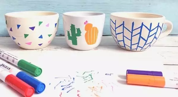 Painting Mugs with Acrylic Paint