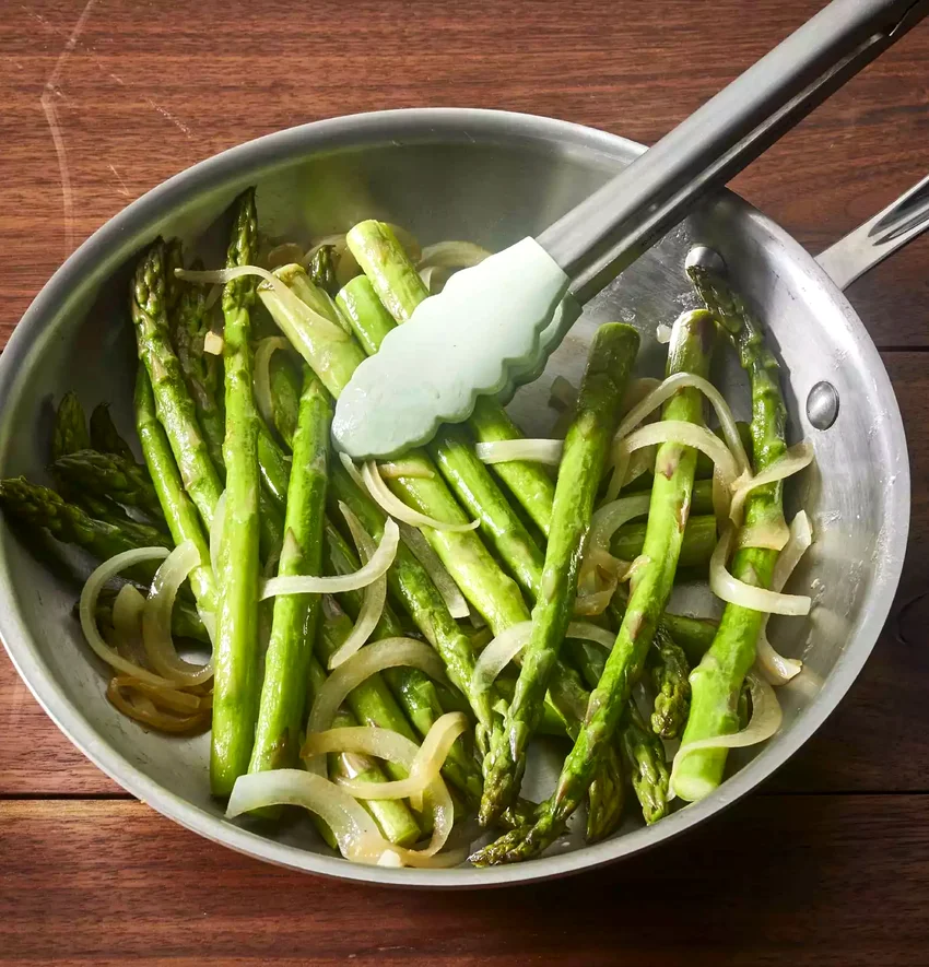 15 Amazing Red Onion Recipes for Every Home Cook Pan-Fried Asparagus with Onions