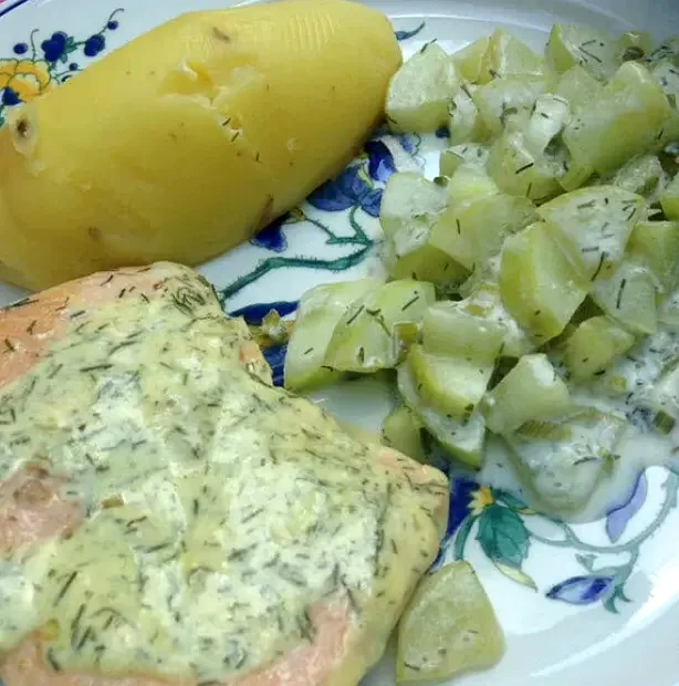 Pan-Fried Salmon with Cream-Dill Sauce