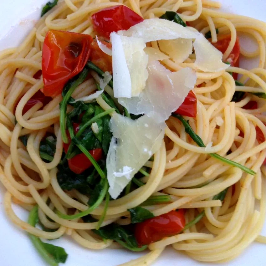 30 Top Plant-Based Pasta Dishes for Healthy Eating Pasta with Arugula and Tomatoes