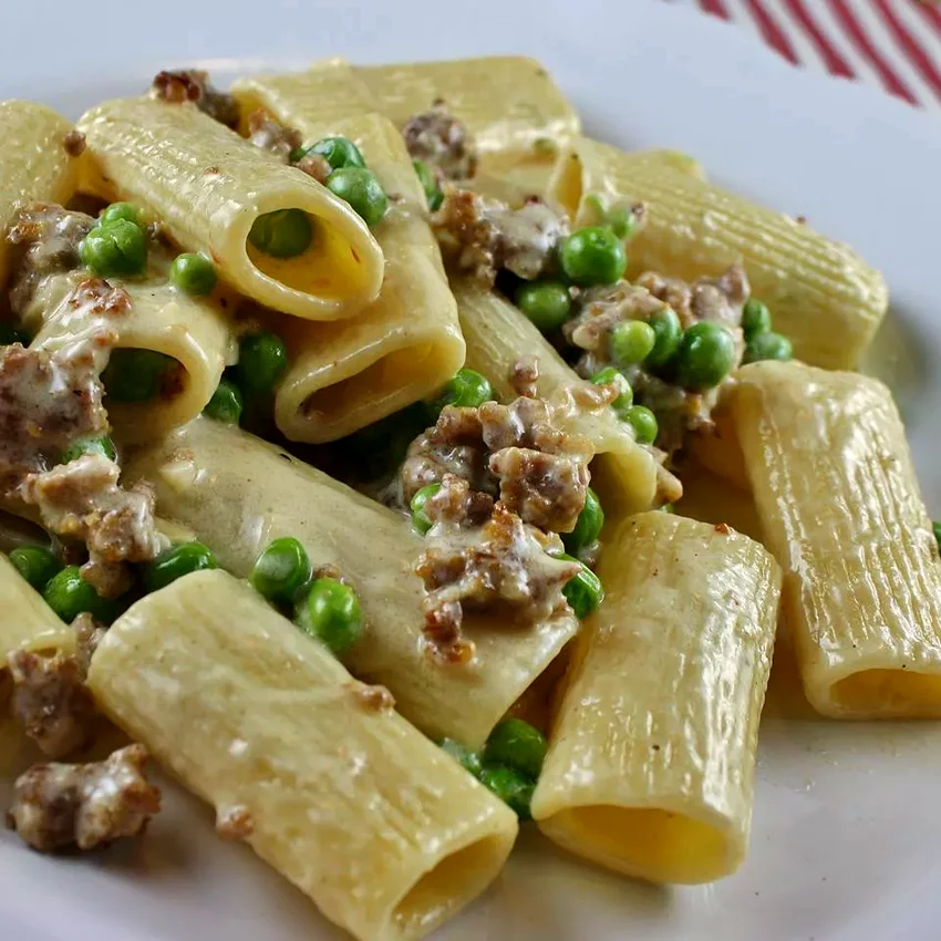 30 Hearty Sausage Pasta Dishes Perfect for Dinner Pasta with Peas and Sausage
