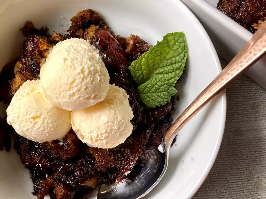 Top 15 Simple Dump Cake Recipes for Effortless Desserts Peach, Berry, and Rhubarb Dump Cake
