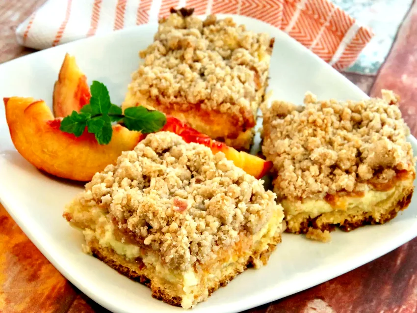 Peach Cobbler Cheesecake Bars