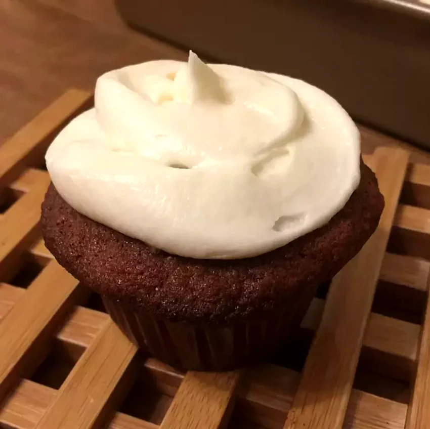 23 Holiday Cupcake Recipes Perfect for Thanksgiving Day Pecan Banana Cupcakes